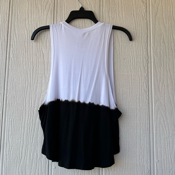 Jala Muscle Tank Top - Picture 4 of 8